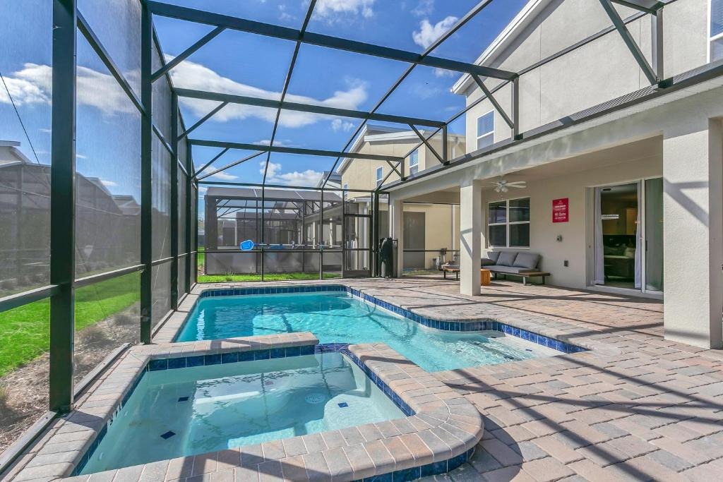 9 bedroom vacation house at Storey Lake - Image 44