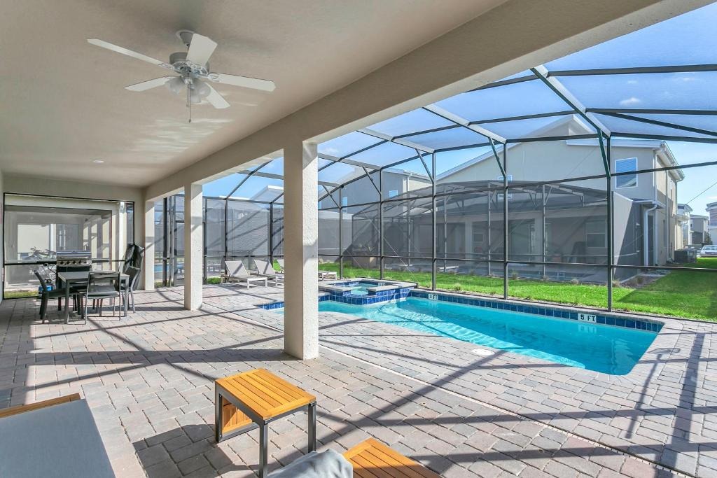 9 bedroom vacation house at Storey Lake - Image 46