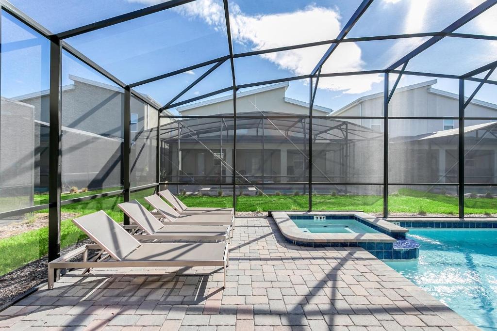 9 bedroom vacation house at Storey Lake - Image 48