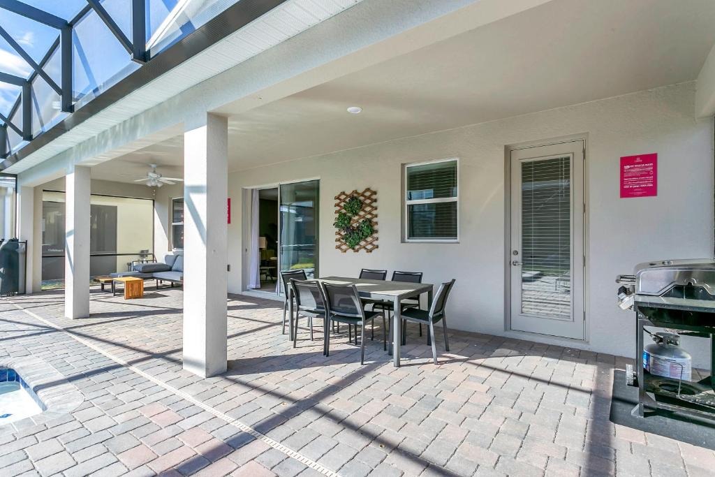 9 bedroom vacation house at Storey Lake - Image 49