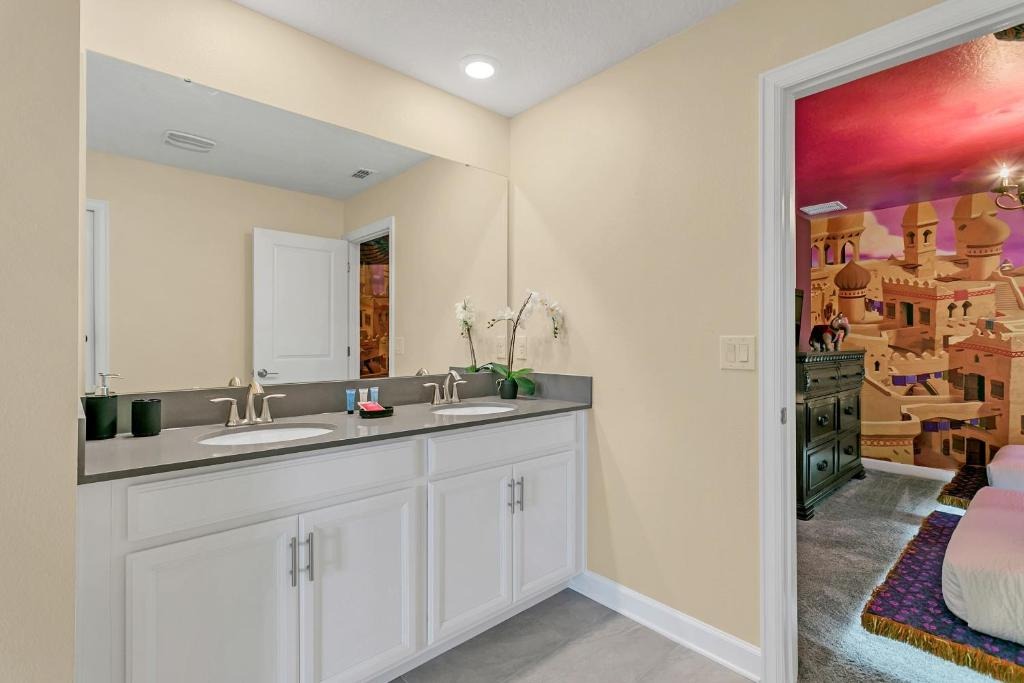 9 bedroom vacation house at Storey Lake - Image 56