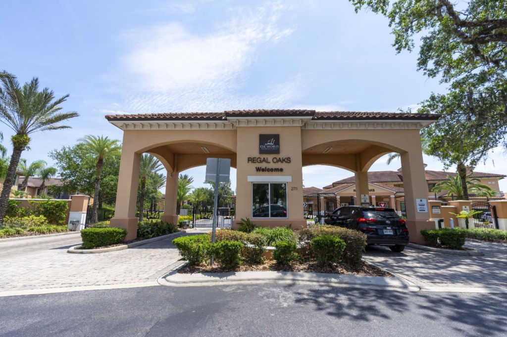 5716 Delorean Drive, 3-bedroom vacation townhouse at Regal Oaks in Kissimmee, FL — photo 64 of 65