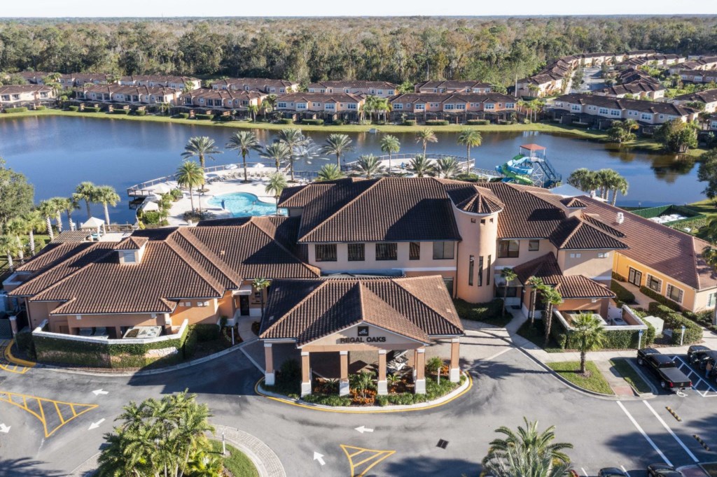 5716 Delorean Drive, 3-bedroom vacation townhouse at Regal Oaks in Kissimmee, FL — photo 31 of 65