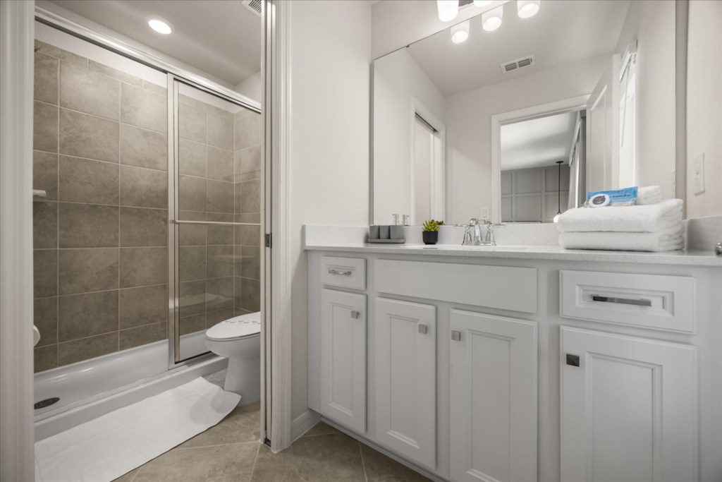 Bathroom — 15922 Cape Coral Loop, photo 61 of 115