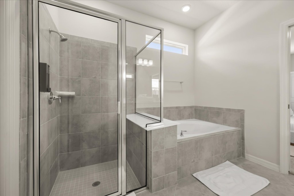 Bathroom — 15922 Cape Coral Loop, photo 63 of 115
