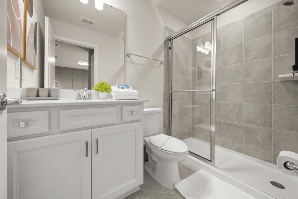 Bathroom — 15922 Cape Coral Loop, photo 67 of 115