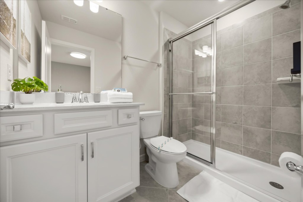 Bathroom — 15922 Cape Coral Loop, photo 68 of 115