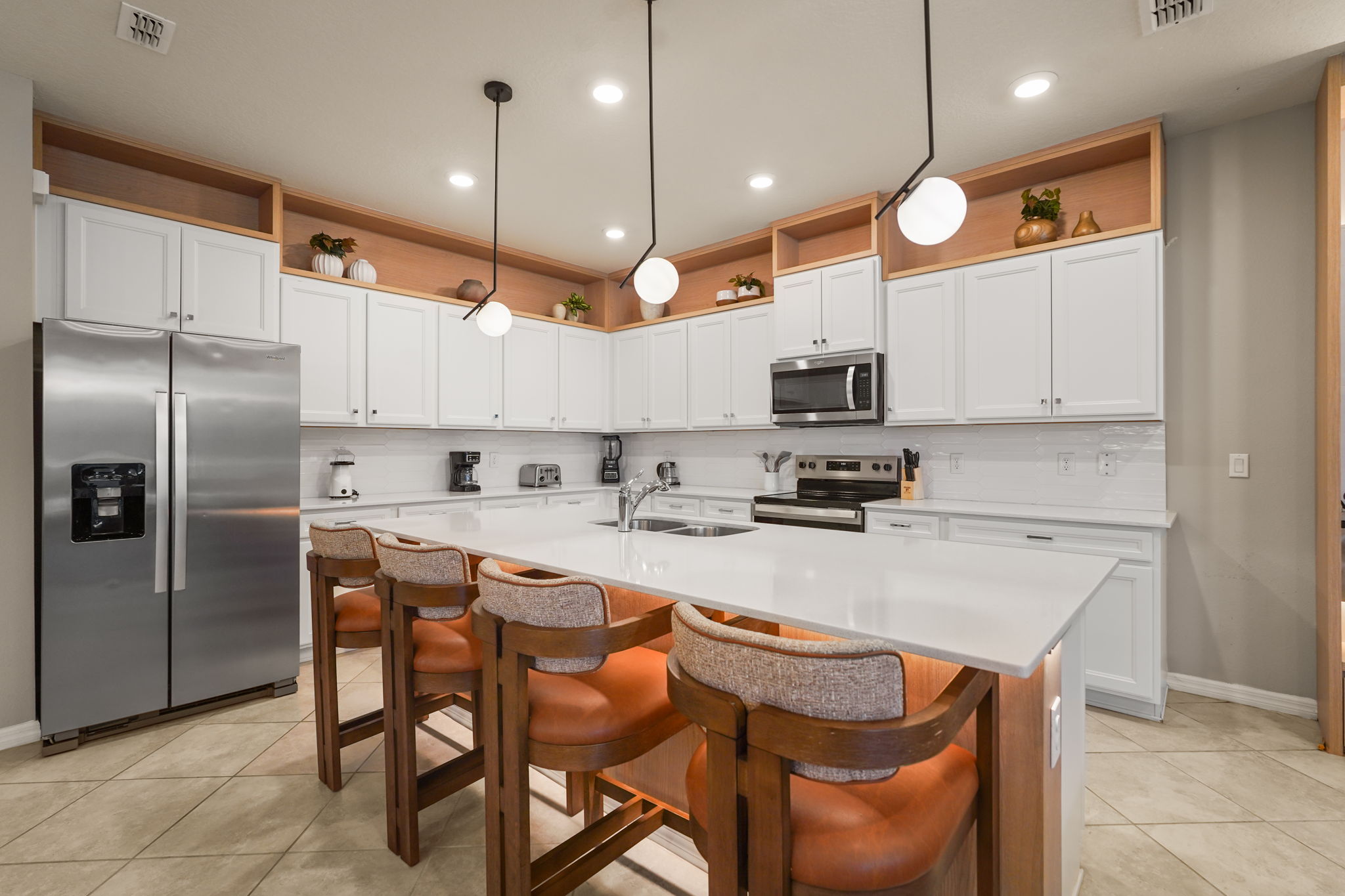 Full Kitchen — 15922 Cape Coral Loop, photo 15 of 115