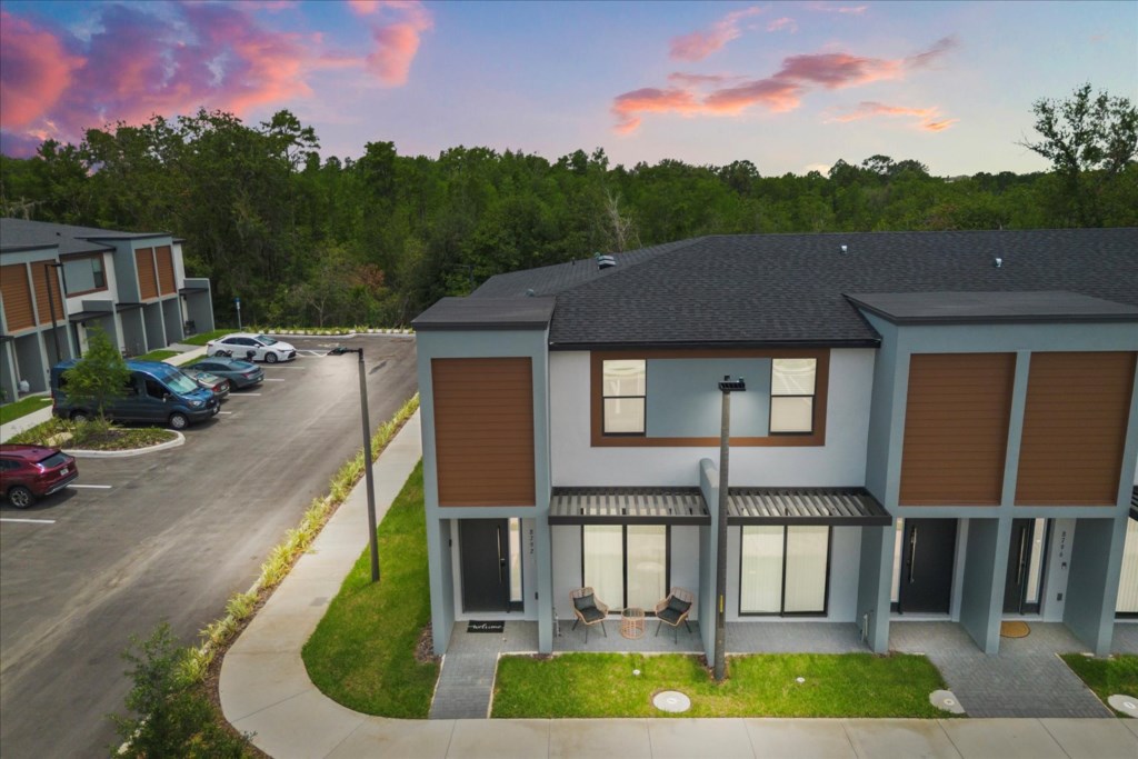 3 bedroom vacation townhouse at The Hub at Westside Reserve - Image 1