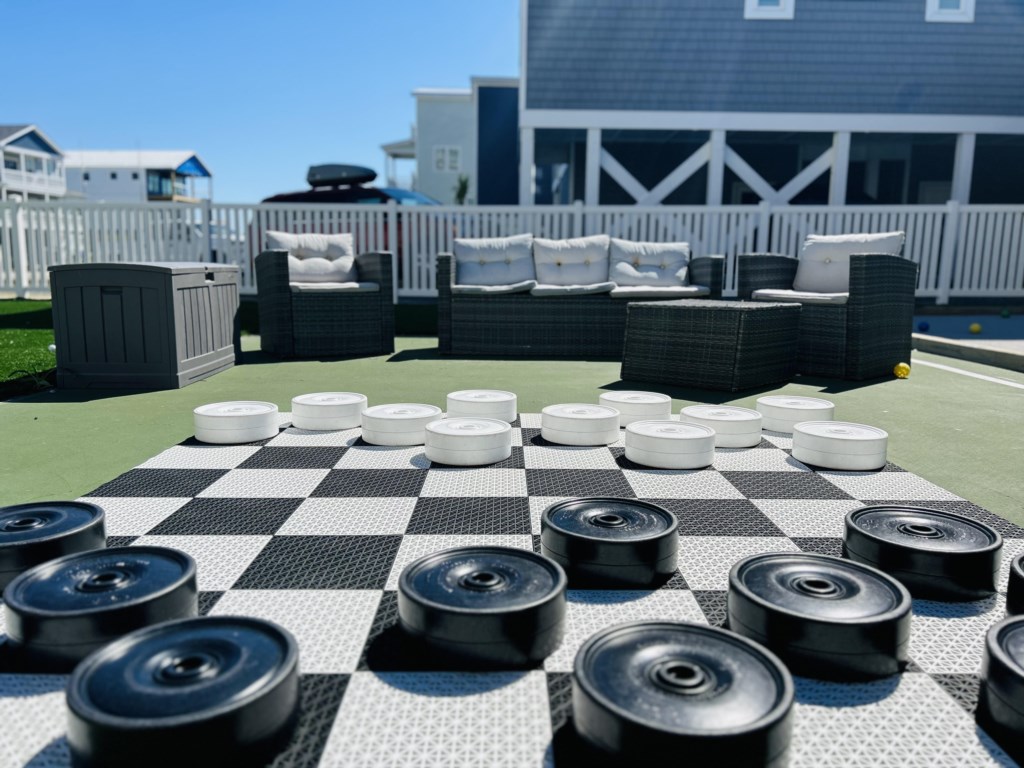 Outdoor checkers