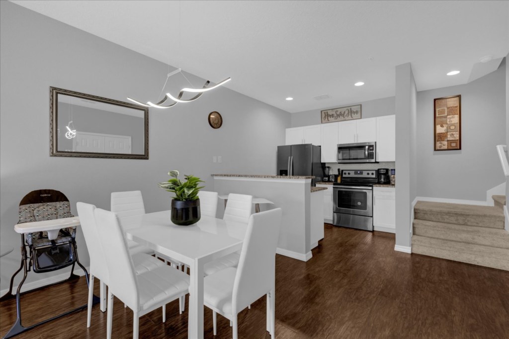 3 bedroom vacation townhouse at West Lucaya - Image 6