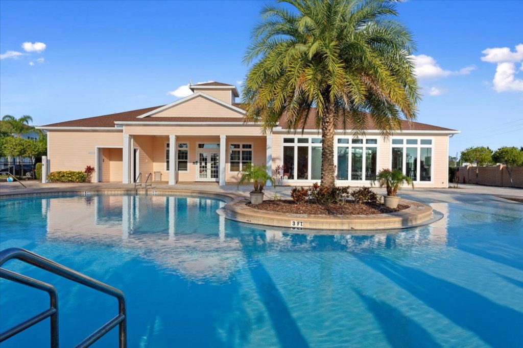 3 bedroom vacation townhouse at West Lucaya - Image 28