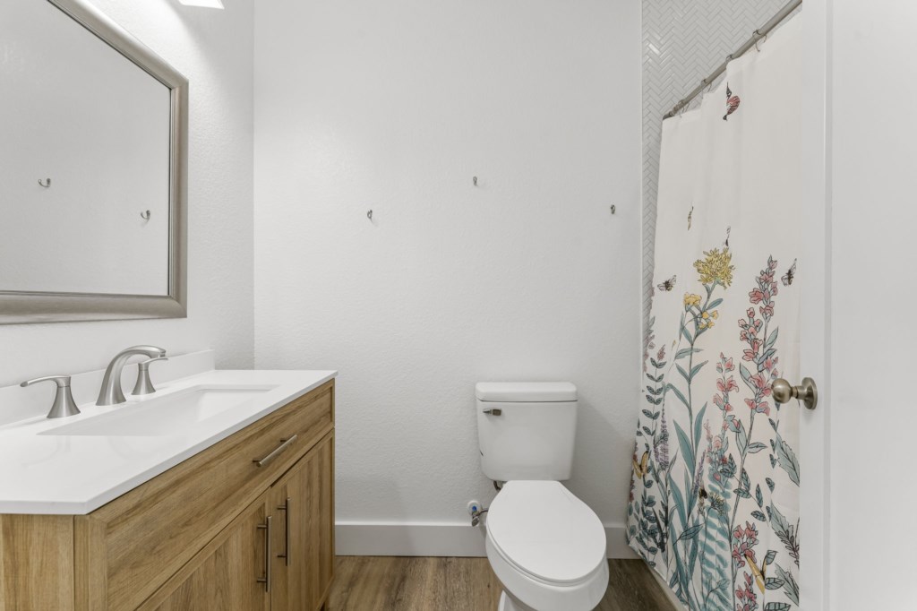 Private King Bathroom On 2nd Floor