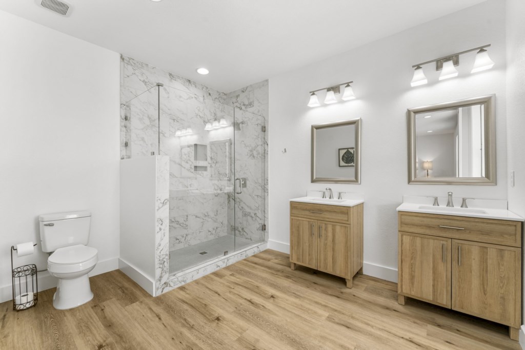 Private King Bathroom On 2nd Floor