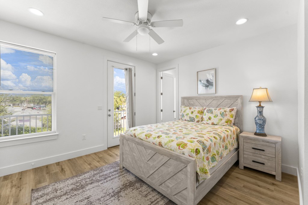 Queen Bedroom With Private Bathroom On 2nd Floor