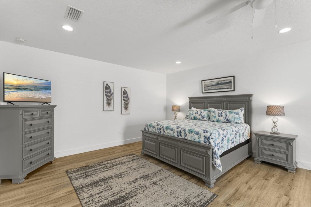 King Bedroom With Six Twin Bunk Beds And Private Bathroom On 3rd Floor