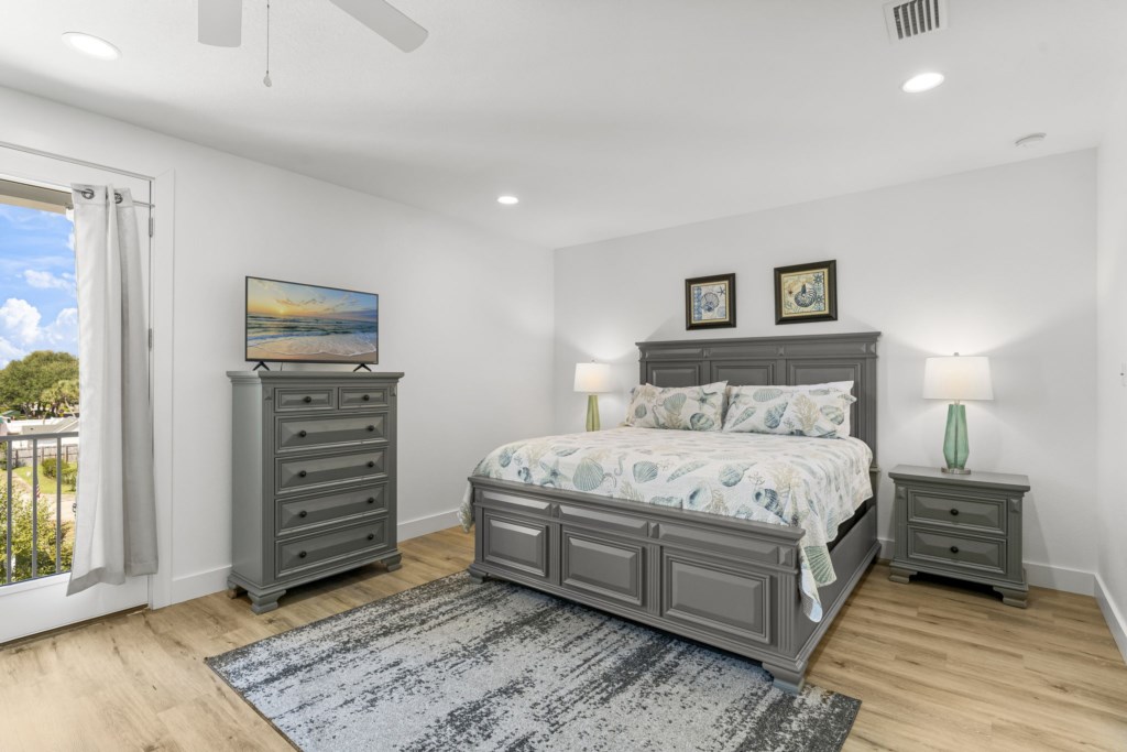 King Bedroom With Six Twin Bunk Beds And Private Bathroom On 3rd Floor
