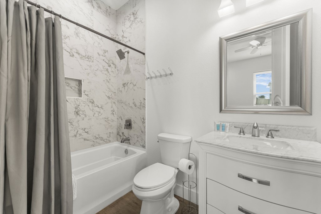 Private King Bathroom On 2nd Floor