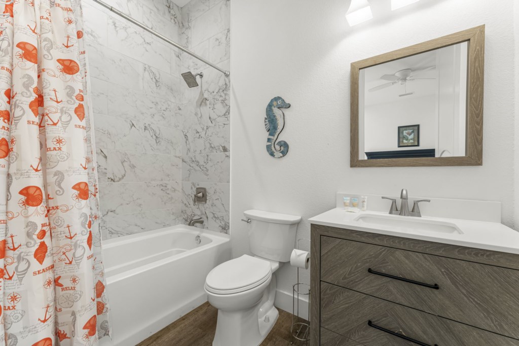 Private King Bathroom On 2nd Floor