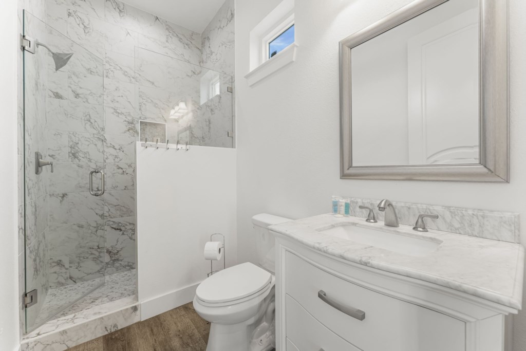 Private Queen Bathroom On 3rd Floor