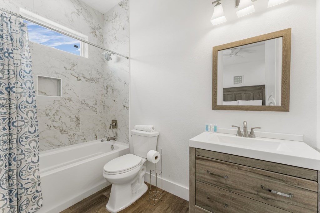 Private King Bathroom On 3rd Floor