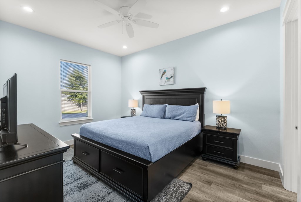 King Room on level 1 with a private bathroom