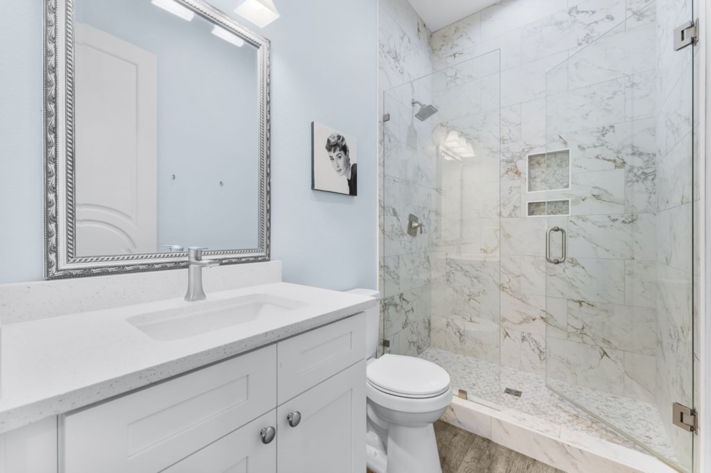 King Room on level 1 with a private bathroom