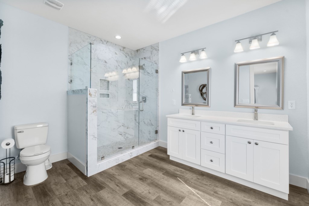King room on level 2 with private bath