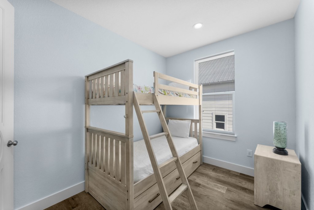 Bunk bedroom on level 3