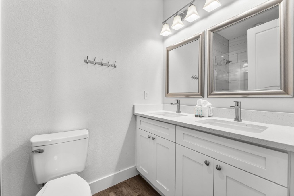 Private King Bathroom On 2nd Floor