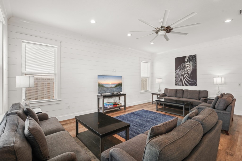 Living Area On 1st Floor