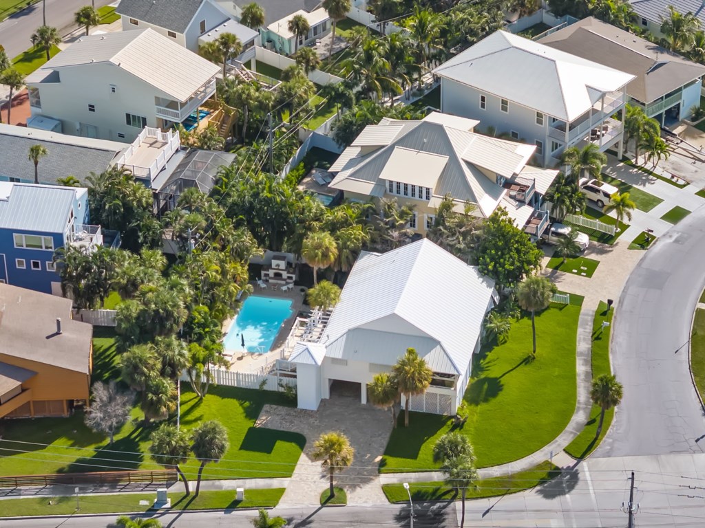 Exclusive Neighborhood