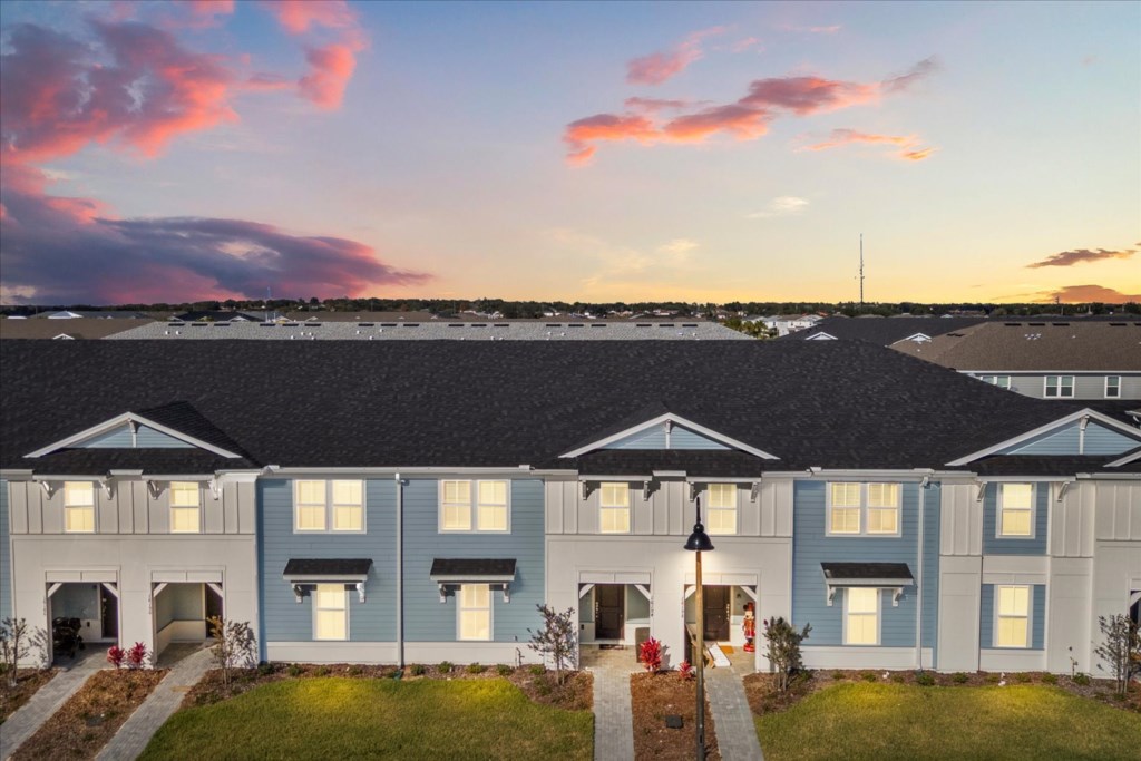 5 bedroom vacation townhouse at Windsor Cay - Image 1