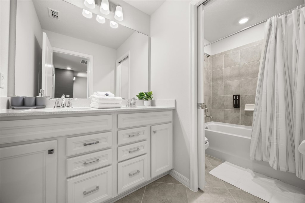 5 bedroom vacation townhouse at Windsor Cay - Image 32