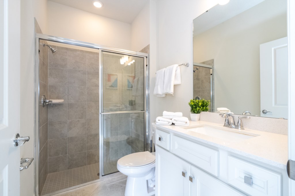 Full bathroom first floor