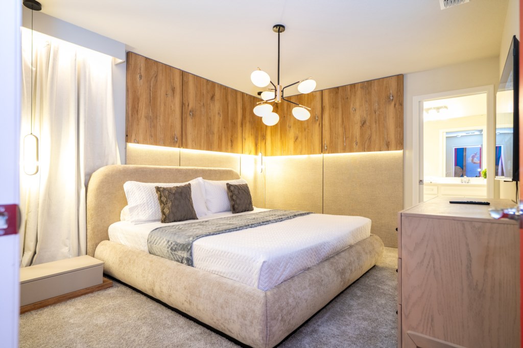 King ensuite 2nd floor