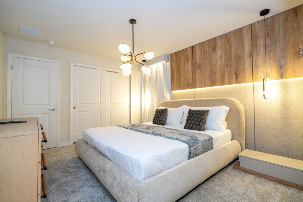 King ensuite 2nd floor