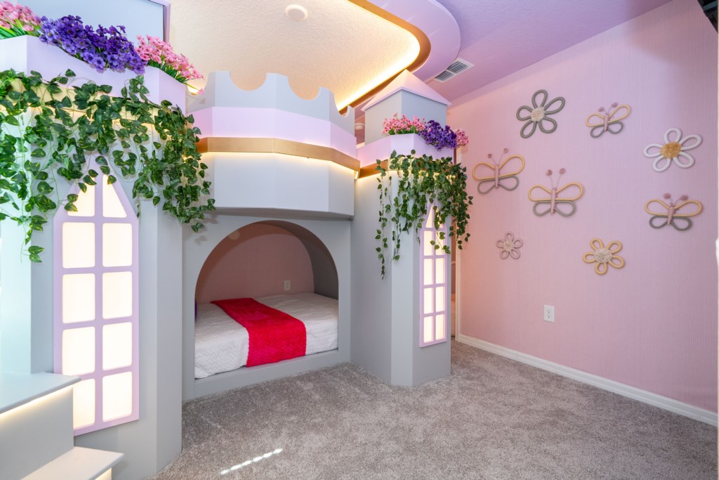 Princess bedroom w/ full + twin bed