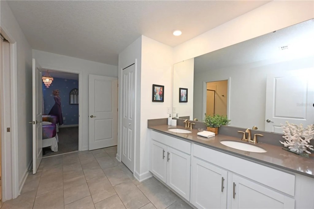 9 bedroom vacation house at Storey Lake - Image 43