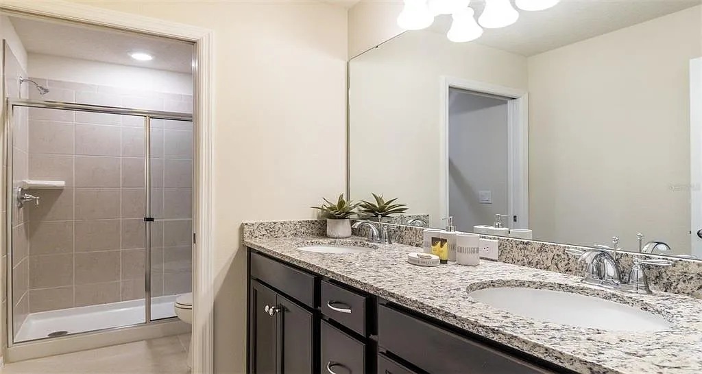 7 bedroom vacation house at Windsor Island Resort - Image 24