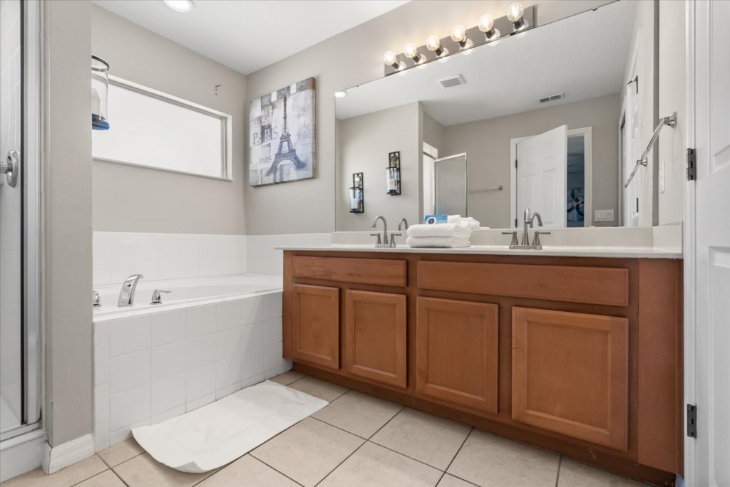 6 bedroom vacation house at Bella Vida - Image 43