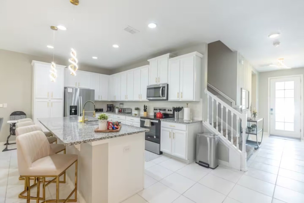 1592 Carey Palm Circle, 5-bedroom vacation townhouse at Solara Resort in Kissimmee, FL — photo 16 of 66