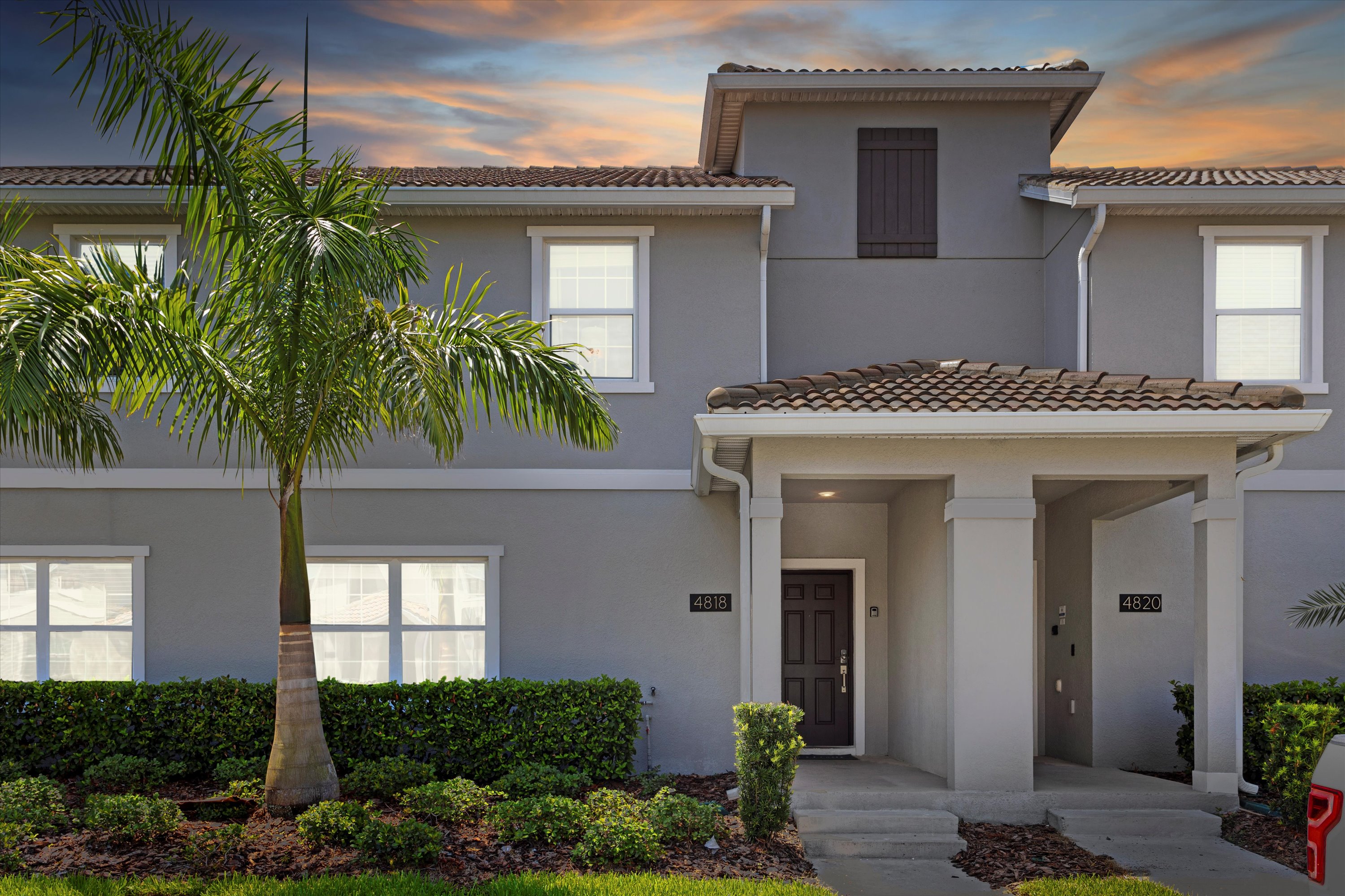 4 bedroom vacation townhouse at Storey Lake - Image 1