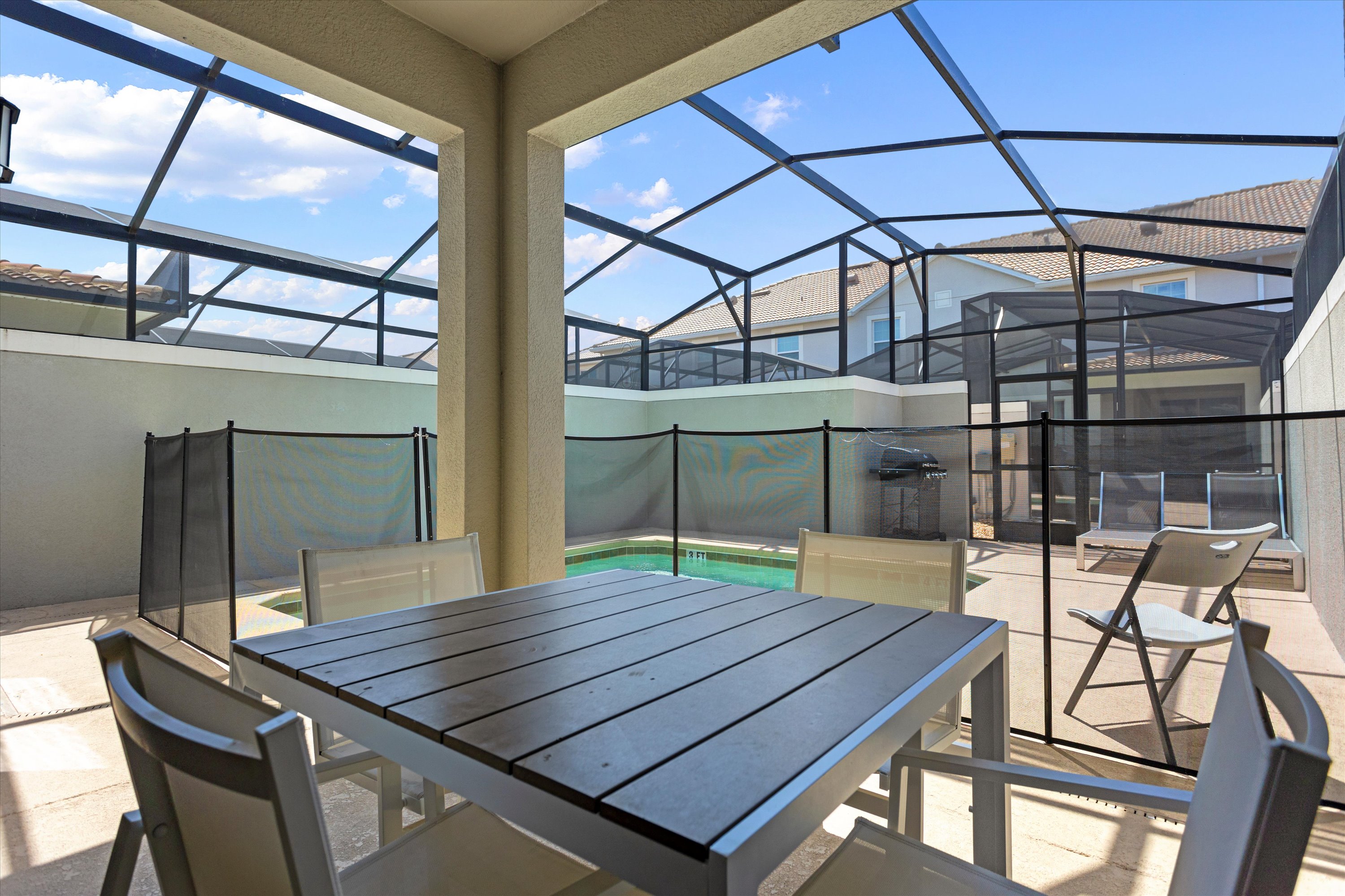 4 bedroom vacation townhouse at Storey Lake - Image 17