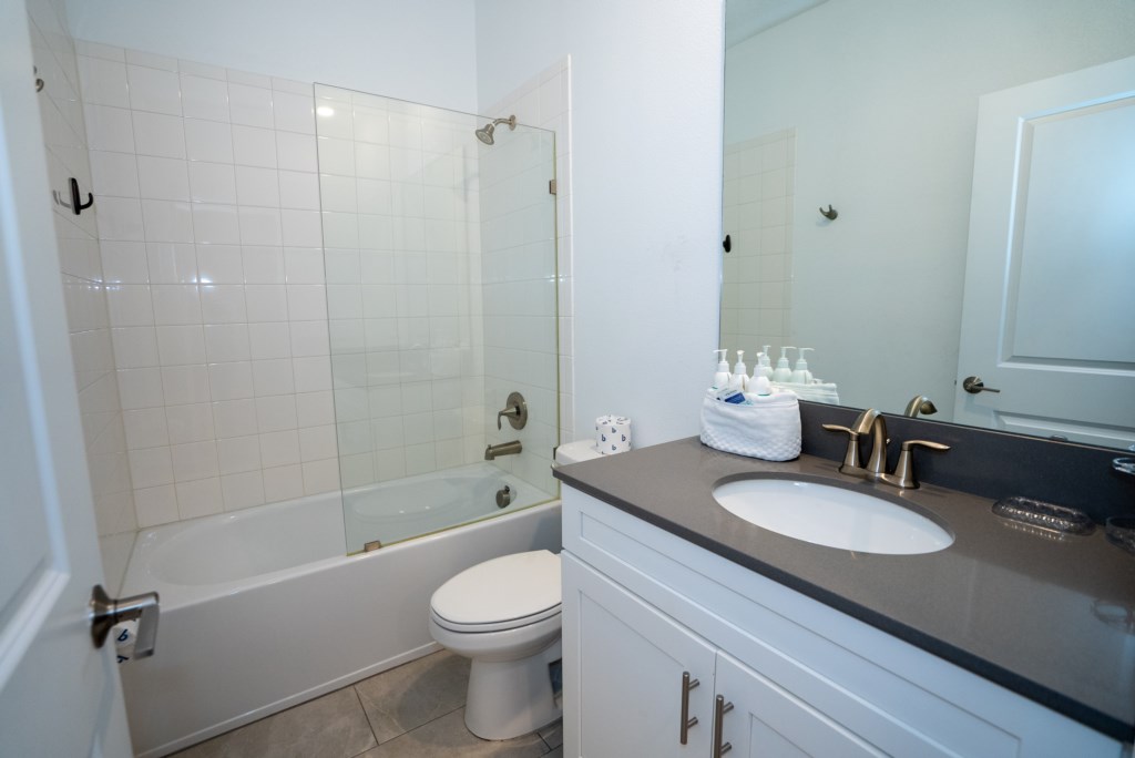6BedroomStoreyLakeRental(62)