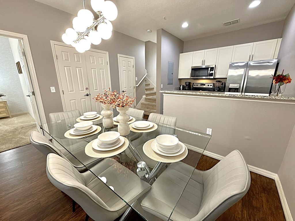 Dining1