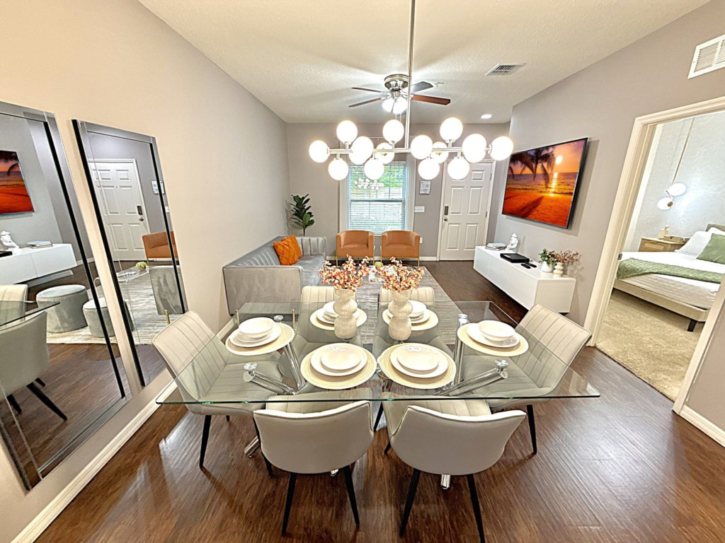 Dining2