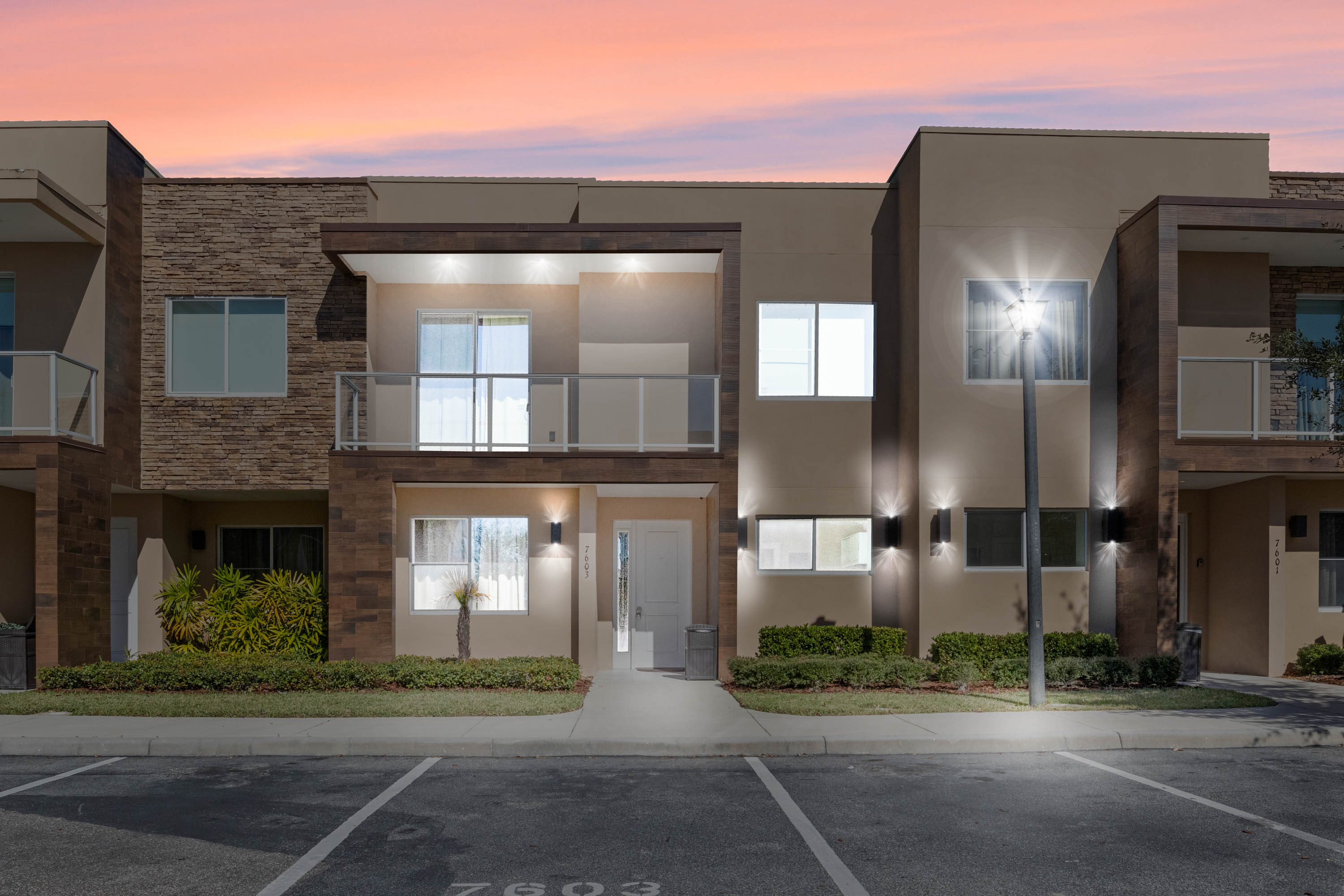 4 bedroom vacation townhouse at Magic Village Yards - Image 1