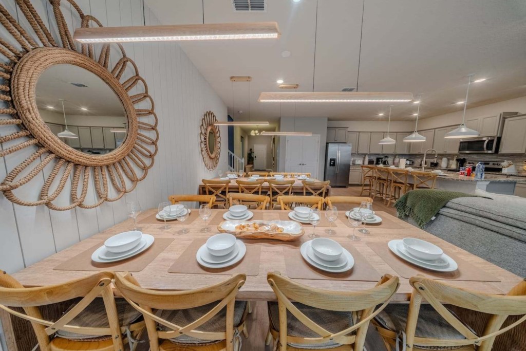 Dining area — 3024 Mahalo Drive, photo 5 of 80
