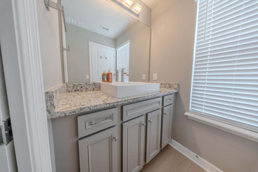 Bathroom — 3024 Mahalo Drive, photo 41 of 80